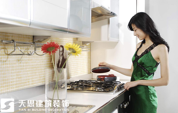 <a href=http://m.lxj10.cn/anli/ target=_blank class=infotextkey>合肥工裝</a>公司