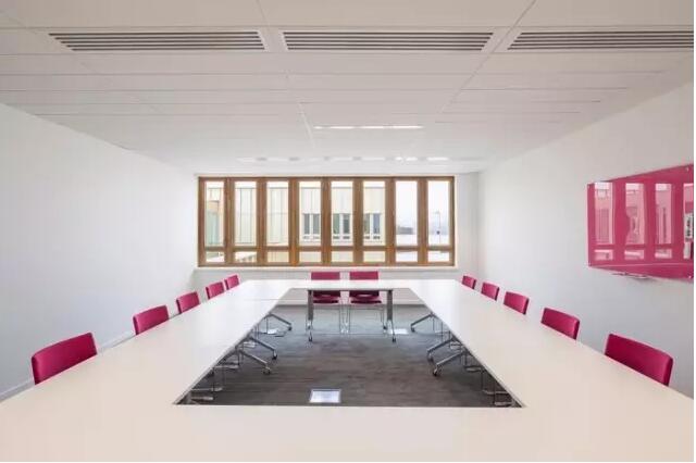 <a href=http://m.lxj10.cn/bangonganli/ target=_blank class=infotextkey>合肥辦公室設計</a>